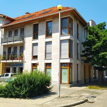 Belvárosi Tóth Apartman Baja Exterior foto